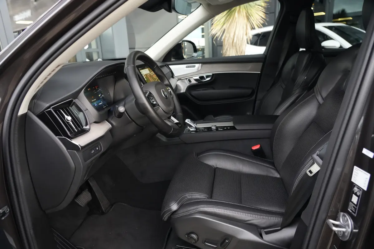 2.0 T8 FACELIFT Plug-in hybrid AWD Ultra Dark | 455 PK | Panoramadak | Bowers & Wilkins | Luchtvering | Trekhaak | Volvo XC90 2.0 T8 FACELIFT Plug-in hybrid AWD Ultra Dark met 2.0 liter 4-ci