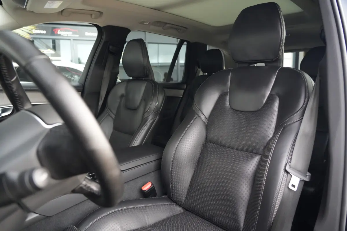 2.0 T8 FACELIFT Plug-in hybrid AWD Ultra Dark | 455 PK | Panoramadak | Bowers & Wilkins | Luchtvering | Trekhaak | Volvo XC90 2.0 T8 FACELIFT Plug-in hybrid AWD Ultra Dark met 2.0 liter 4-ci