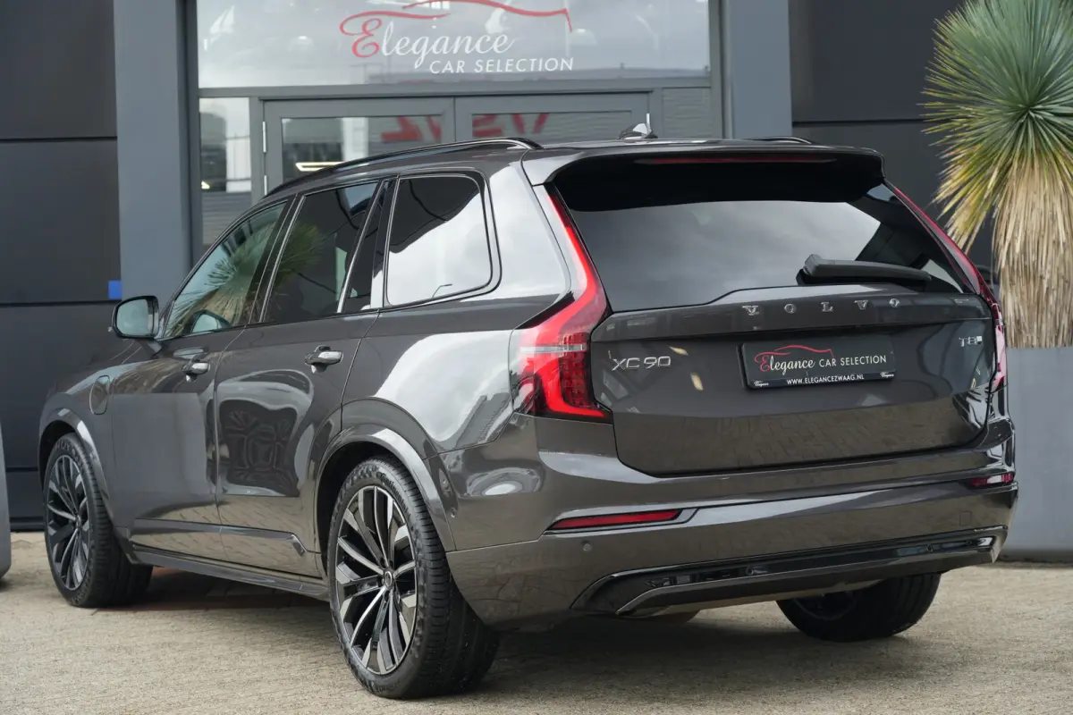 2.0 T8 FACELIFT Plug-in hybrid AWD Ultra Dark | 455 PK | Panoramadak | Bowers & Wilkins | Luchtvering | Trekhaak | Volvo XC90 2.0 T8 FACELIFT Plug-in hybrid AWD Ultra Dark met 2.0 liter 4-ci