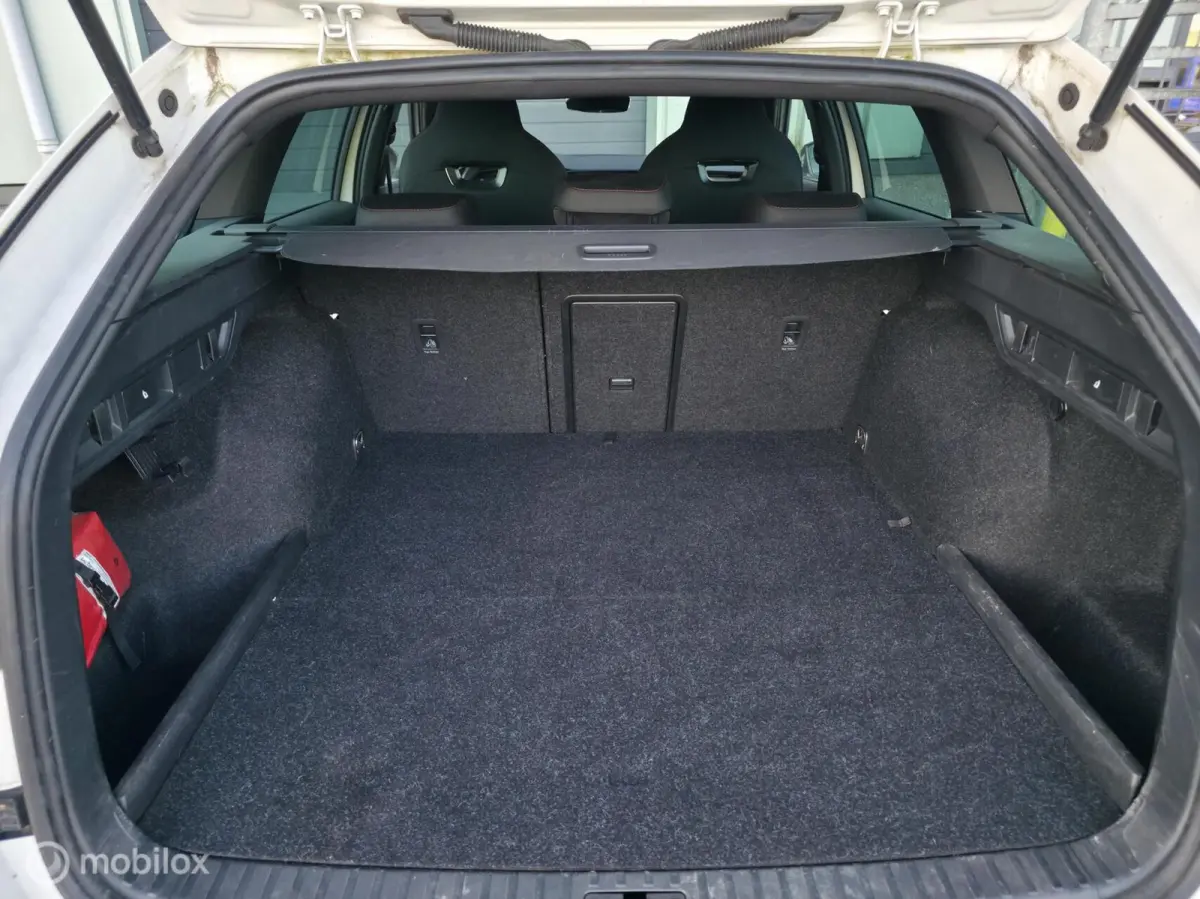 1.4 TSI RS iV PHEV / Carplay / Side ass