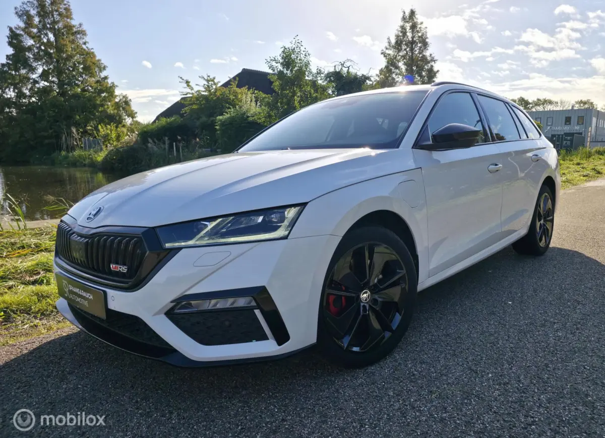 1.4 TSI RS iV PHEV / Carplay / Side ass
