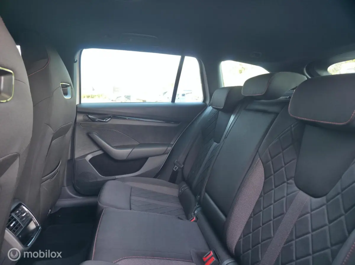 1.4 TSI RS iV PHEV / Carplay / Side ass