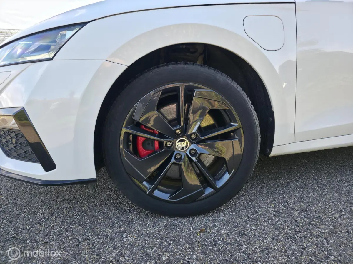 1.4 TSI RS iV PHEV / Carplay / Side ass