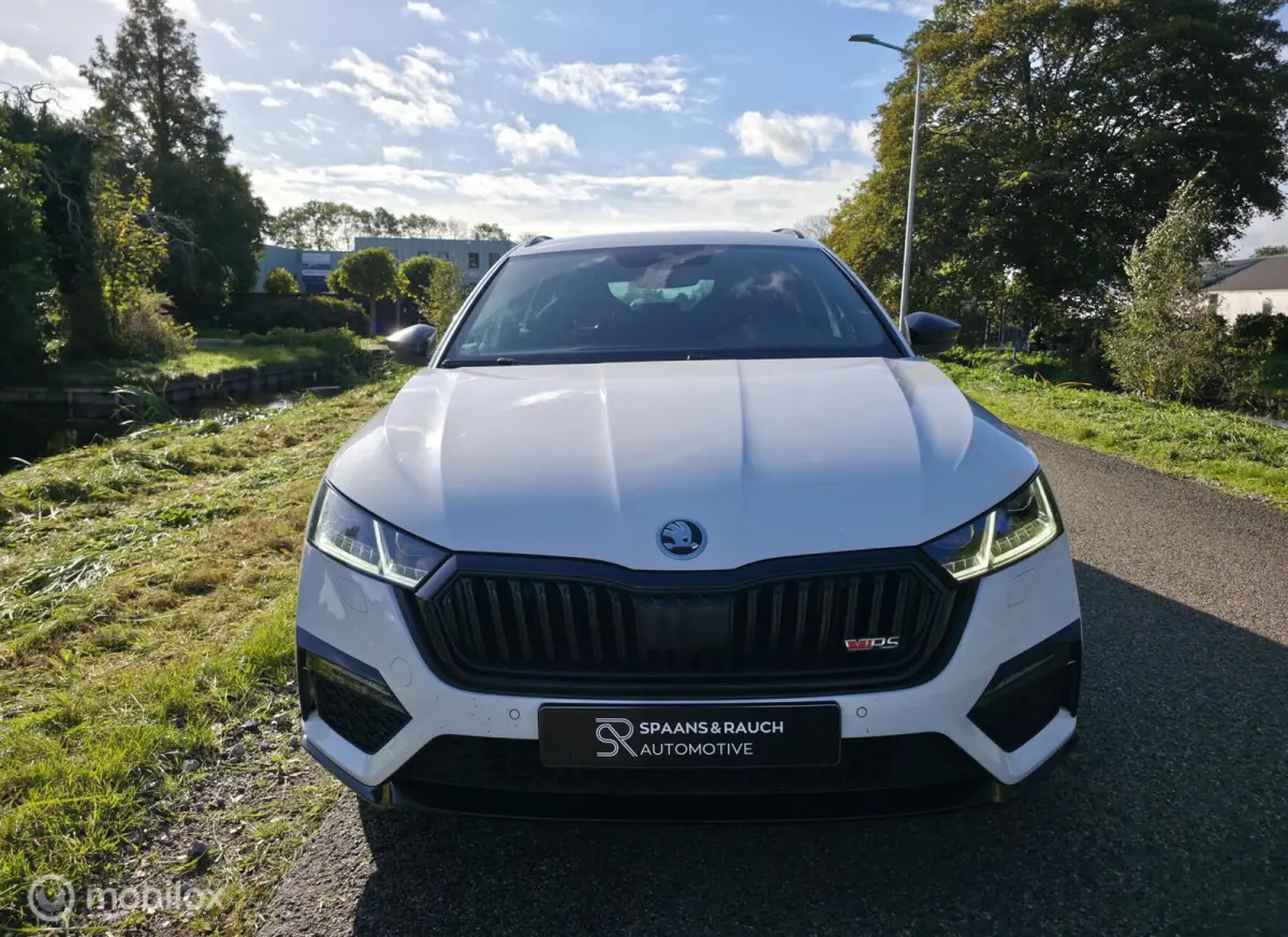 1.4 TSI RS iV PHEV / Carplay / Side ass