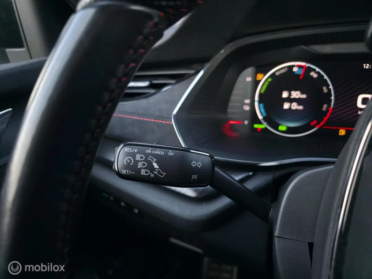 1.4 TSI RS iV PHEV / Carplay / Side ass