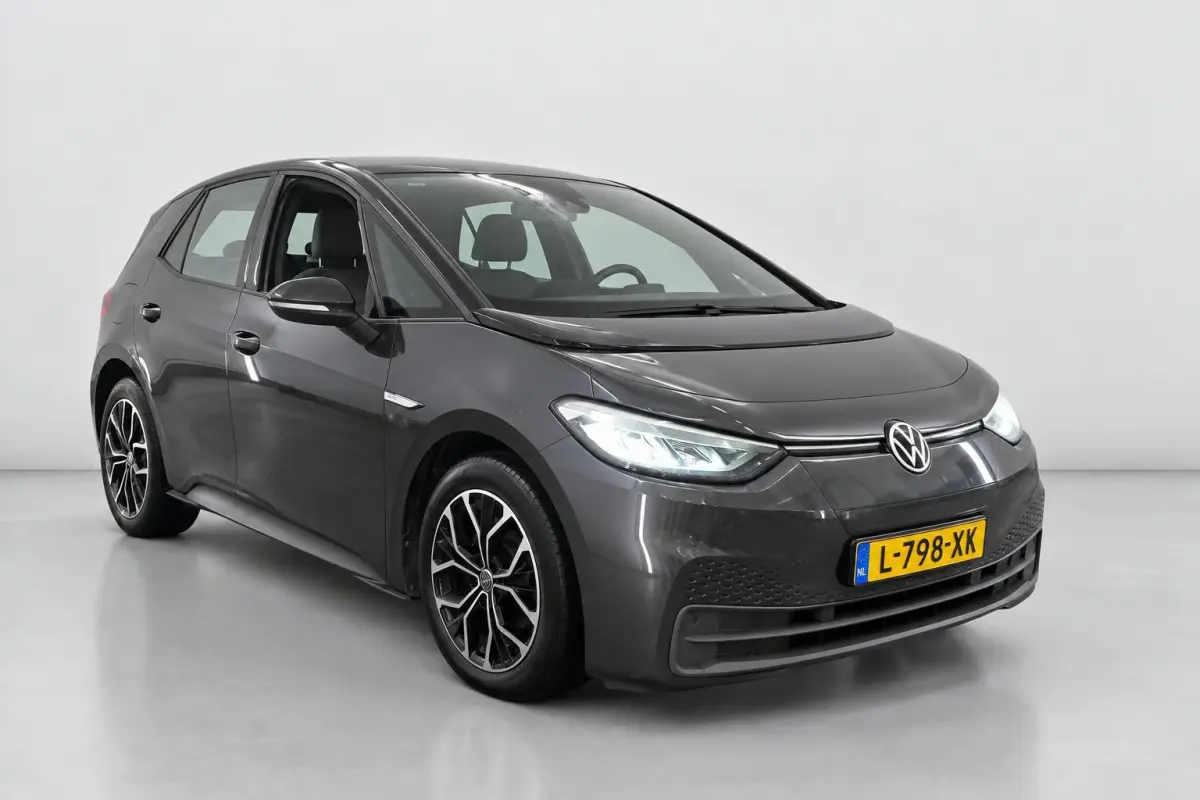 Life 58 kWh 91% FASE 3 STOEL VR PDC VOOR EN ACHTER