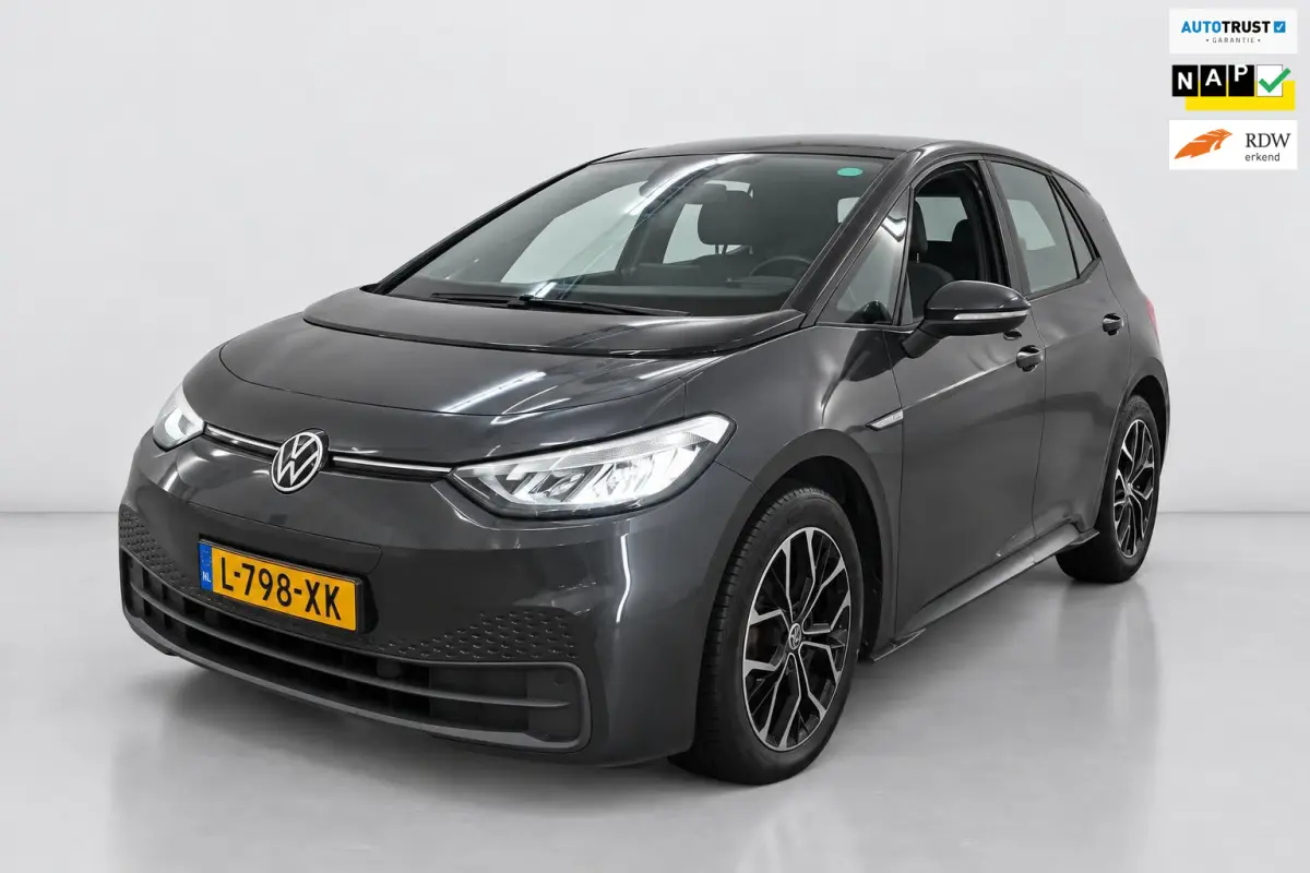 Life 58 kWh 91% FASE 3 STOEL VR PDC VOOR EN ACHTER