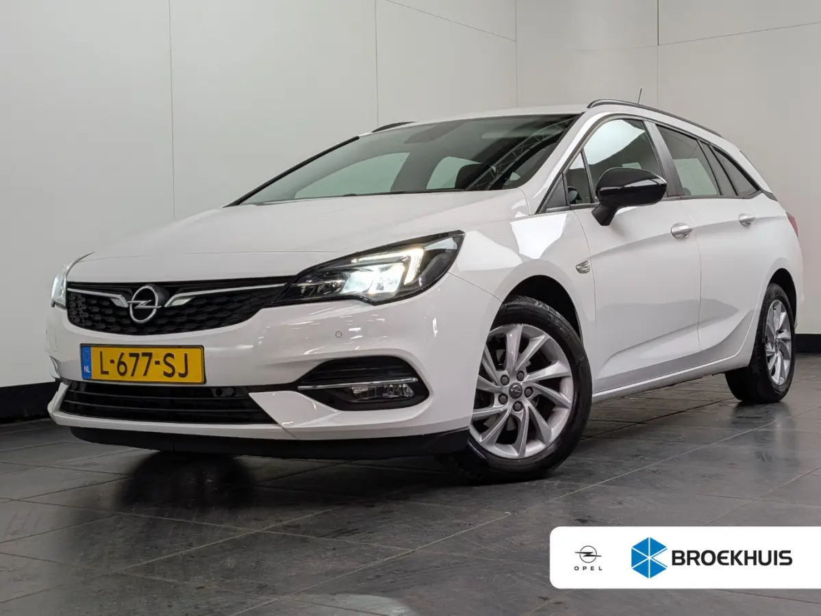 1.2 Edition / Navigatie / Camera / Parkeersensoren / LED / Carplay / 16'' LMV