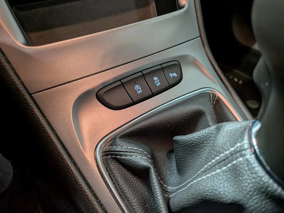 1.2 Edition / Navigatie / Camera / Parkeersensoren / LED / Carplay / 16'' LMV