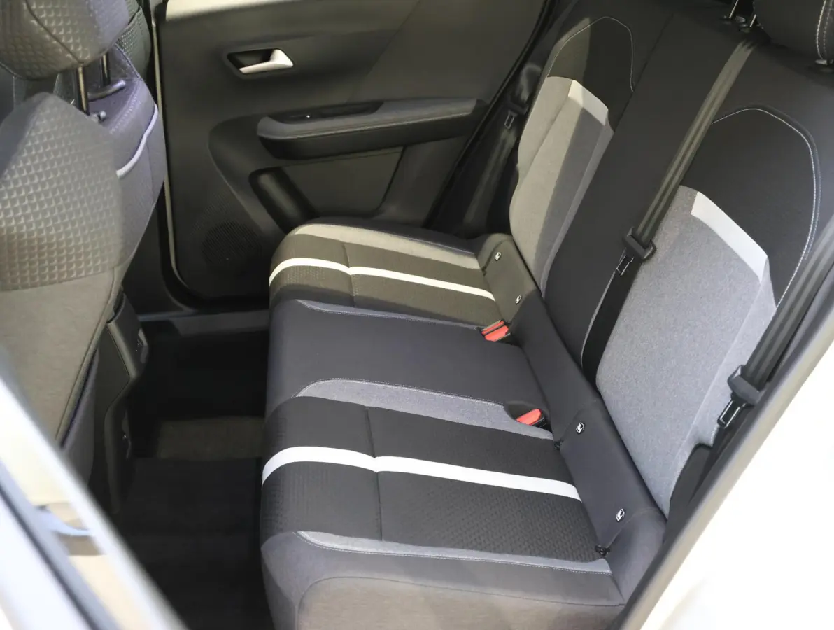 1.2 Turbo Hybrid GS | Navigatie | Apple Carplay/Android Auto | voorstoelen verwarmd | verwarmde voorruit