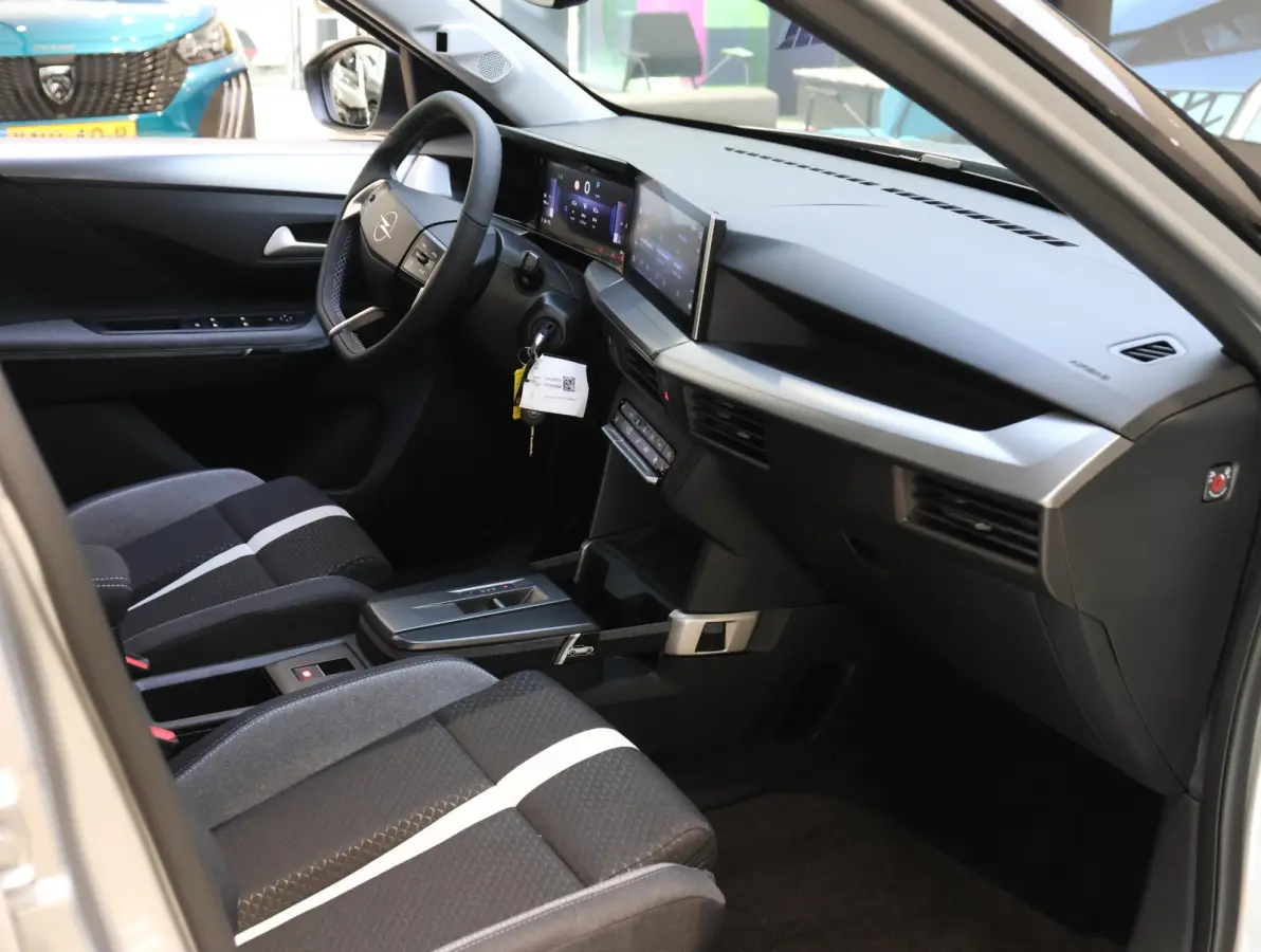 1.2 Turbo Hybrid GS | Navigatie | Apple Carplay/Android Auto | voorstoelen verwarmd | verwarmde voorruit