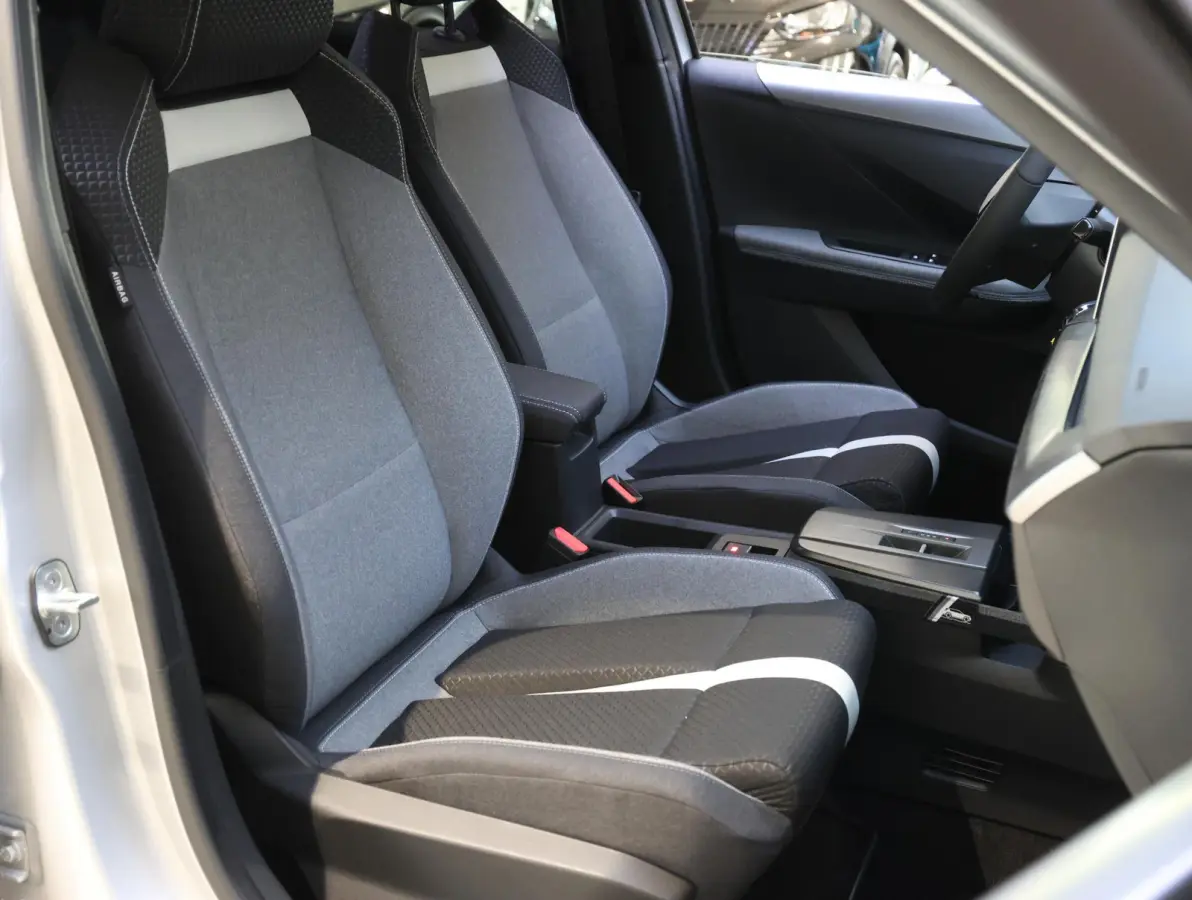 1.2 Turbo Hybrid GS | Navigatie | Apple Carplay/Android Auto | voorstoelen verwarmd | verwarmde voorruit