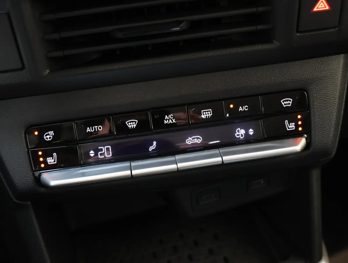 1.2 Turbo Hybrid GS | Navigatie | Apple Carplay/Android Auto | voorstoelen verwarmd | verwarmde voorruit