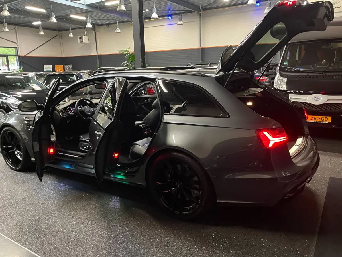4.0 TFSI RS 6 quattro CERAMIC 21" CARBON PANO HUD Milltek Sport