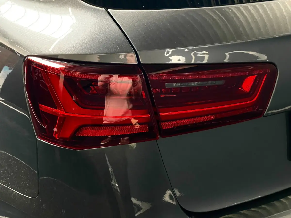 4.0 TFSI RS 6 quattro CERAMIC 21" CARBON PANO HUD Milltek Sport