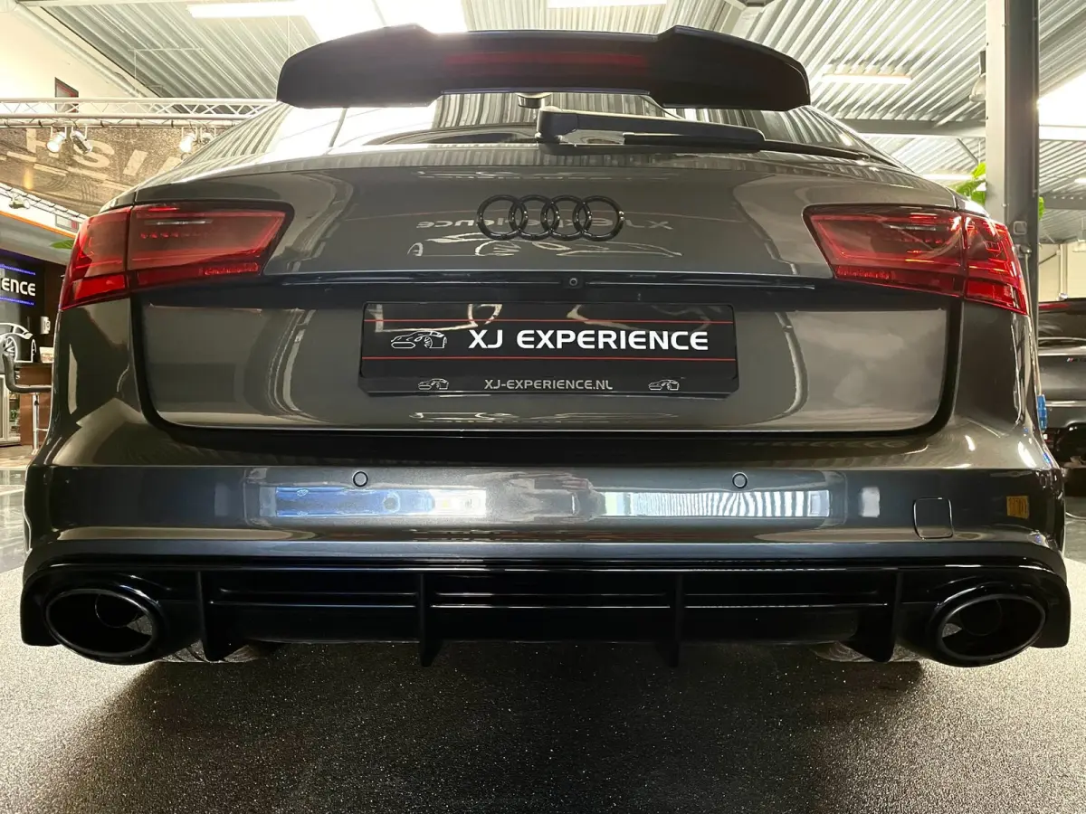 4.0 TFSI RS 6 quattro CERAMIC 21" CARBON PANO HUD Milltek Sport