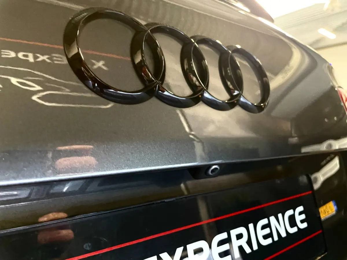 4.0 TFSI RS 6 quattro CERAMIC 21" CARBON PANO HUD Milltek Sport
