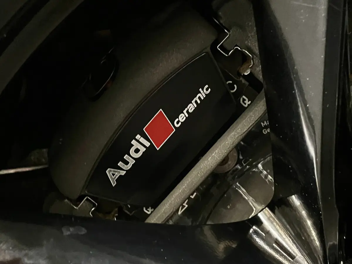 4.0 TFSI RS 6 quattro CERAMIC 21" CARBON PANO HUD Milltek Sport