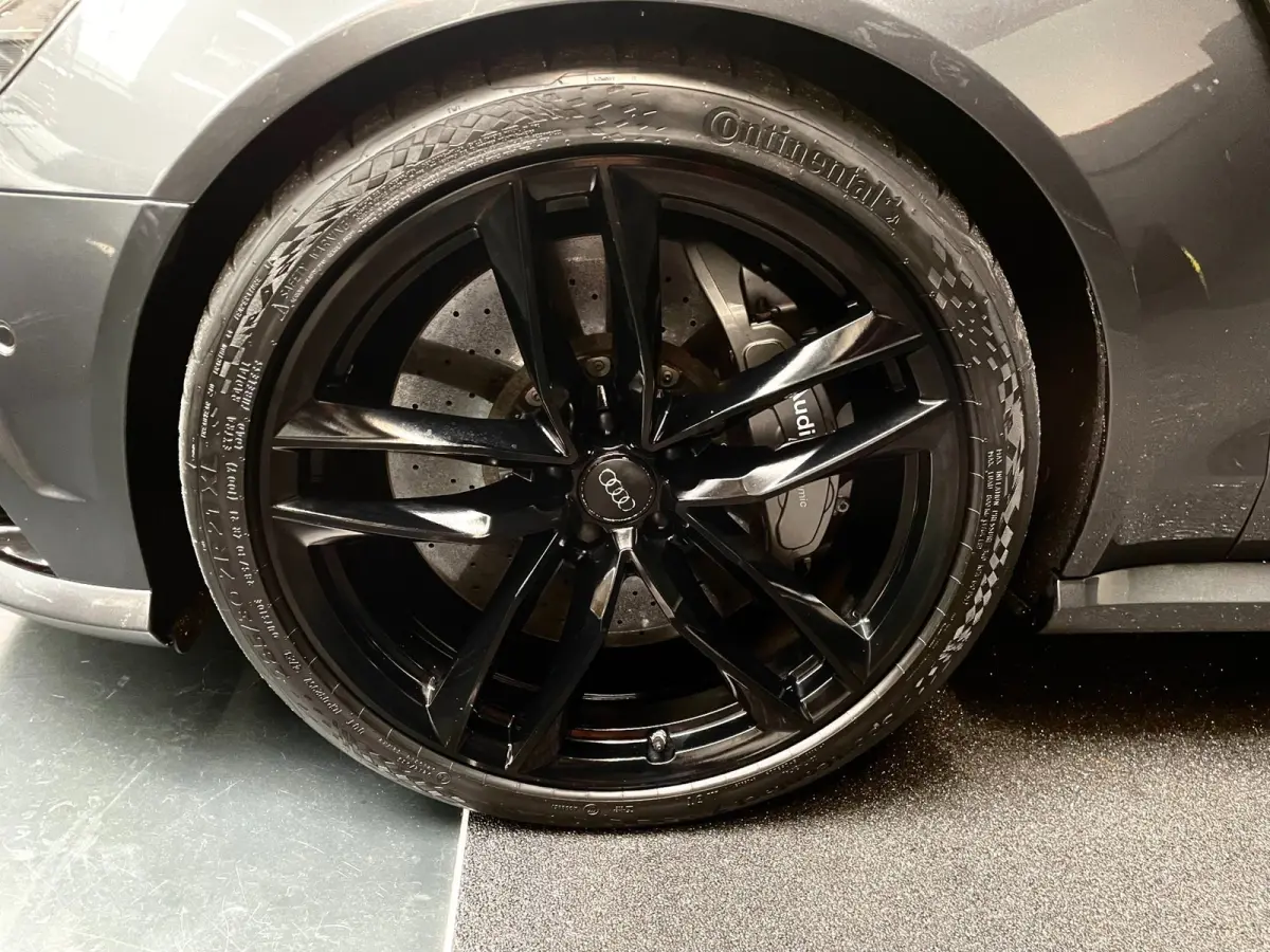 4.0 TFSI RS 6 quattro CERAMIC 21" CARBON PANO HUD Milltek Sport