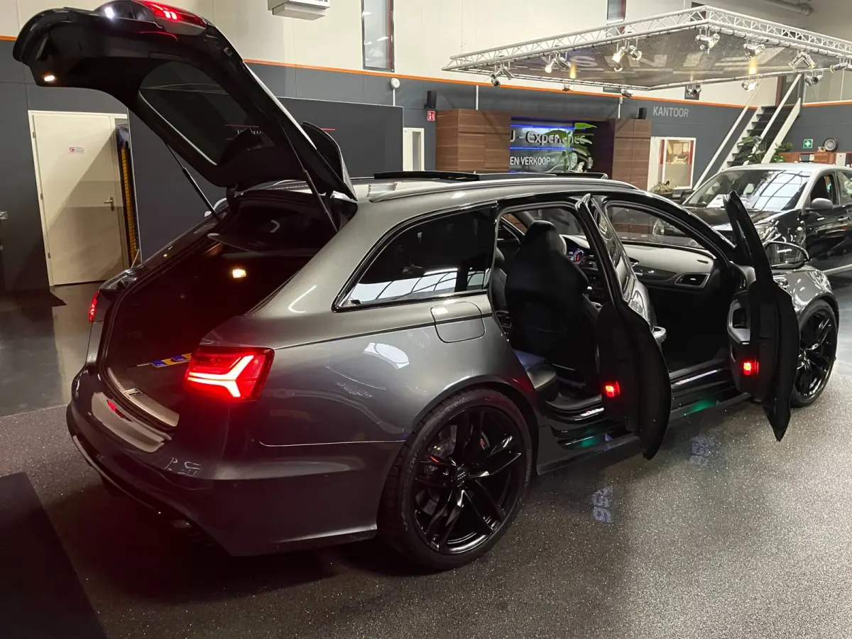 4.0 TFSI RS 6 quattro CERAMIC 21" CARBON PANO HUD Milltek Sport
