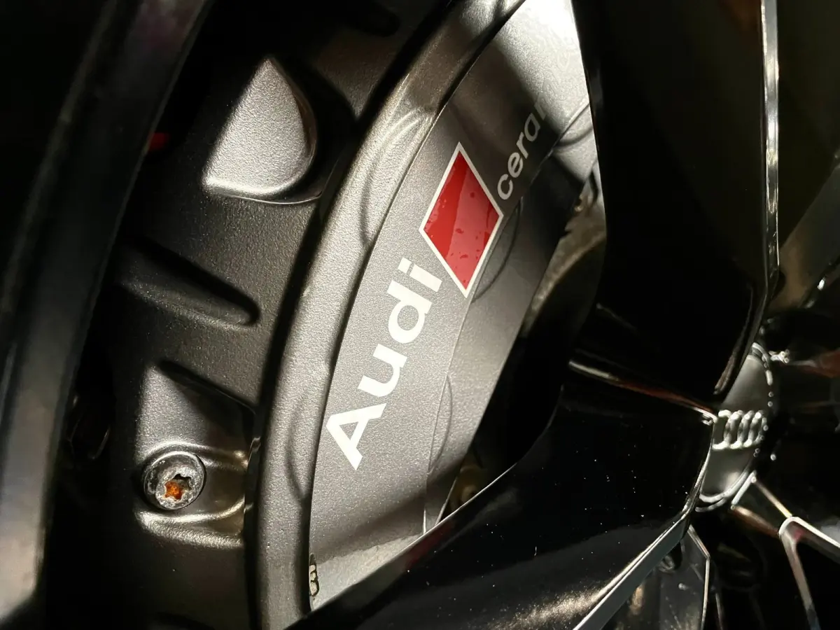 4.0 TFSI RS 6 quattro CERAMIC 21" CARBON PANO HUD Milltek Sport
