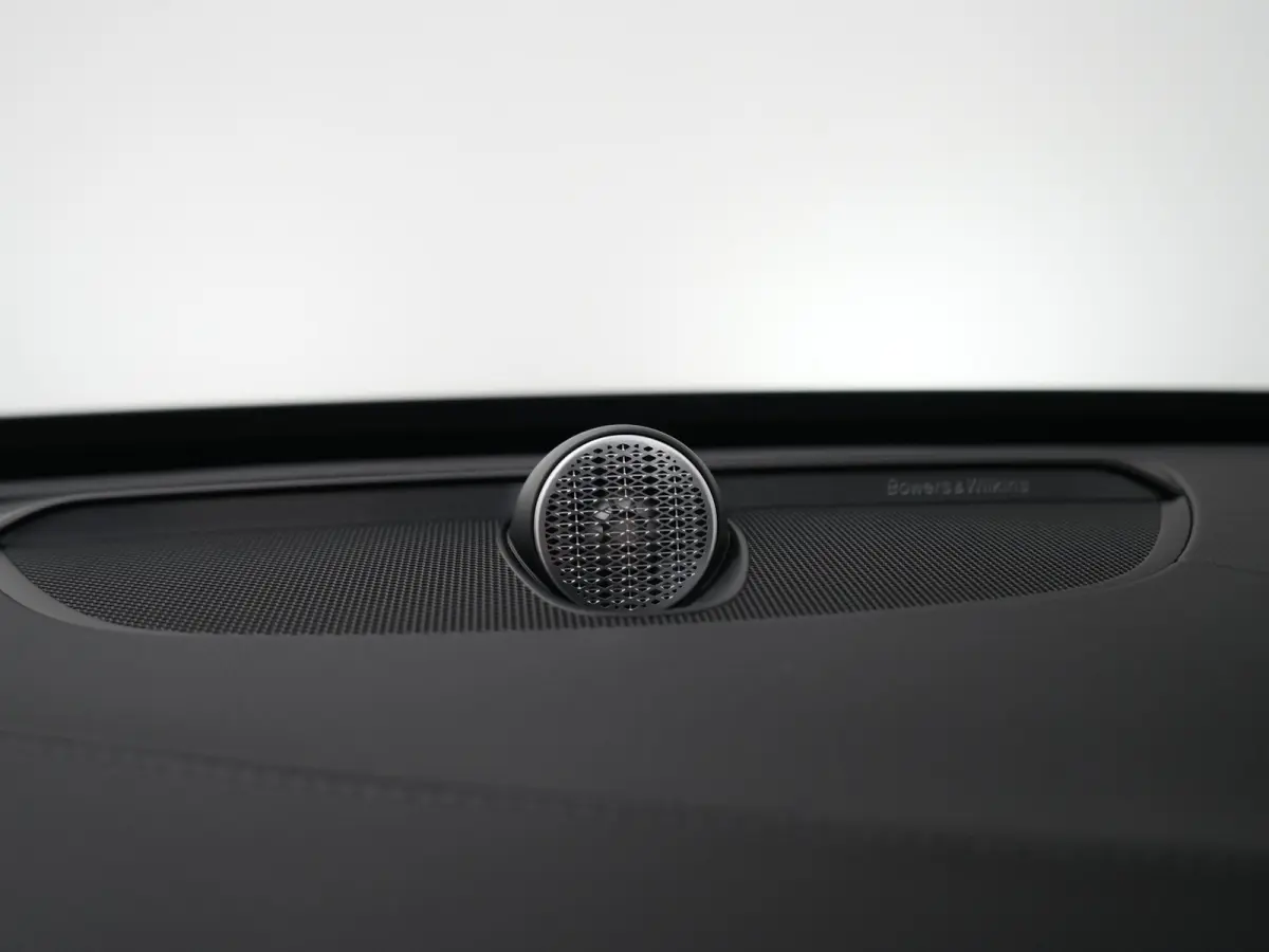 T8 Ultra Black Edition Executive | Luchtvering | Bowers & Wilkins | 360° Camera | Head-Up | Panoramadak | 22"