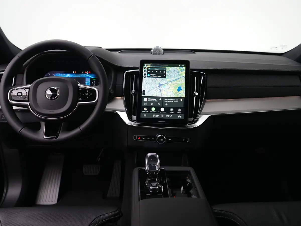 T8 Ultra Black Edition Executive | Luchtvering | Bowers & Wilkins | 360° Camera | Head-Up | Panoramadak | 22"