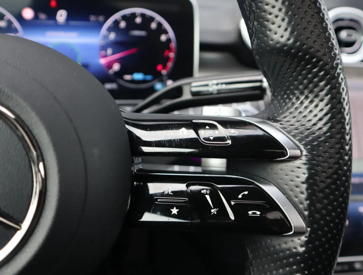 300 AMG Line | Pano | Camera | Burmester