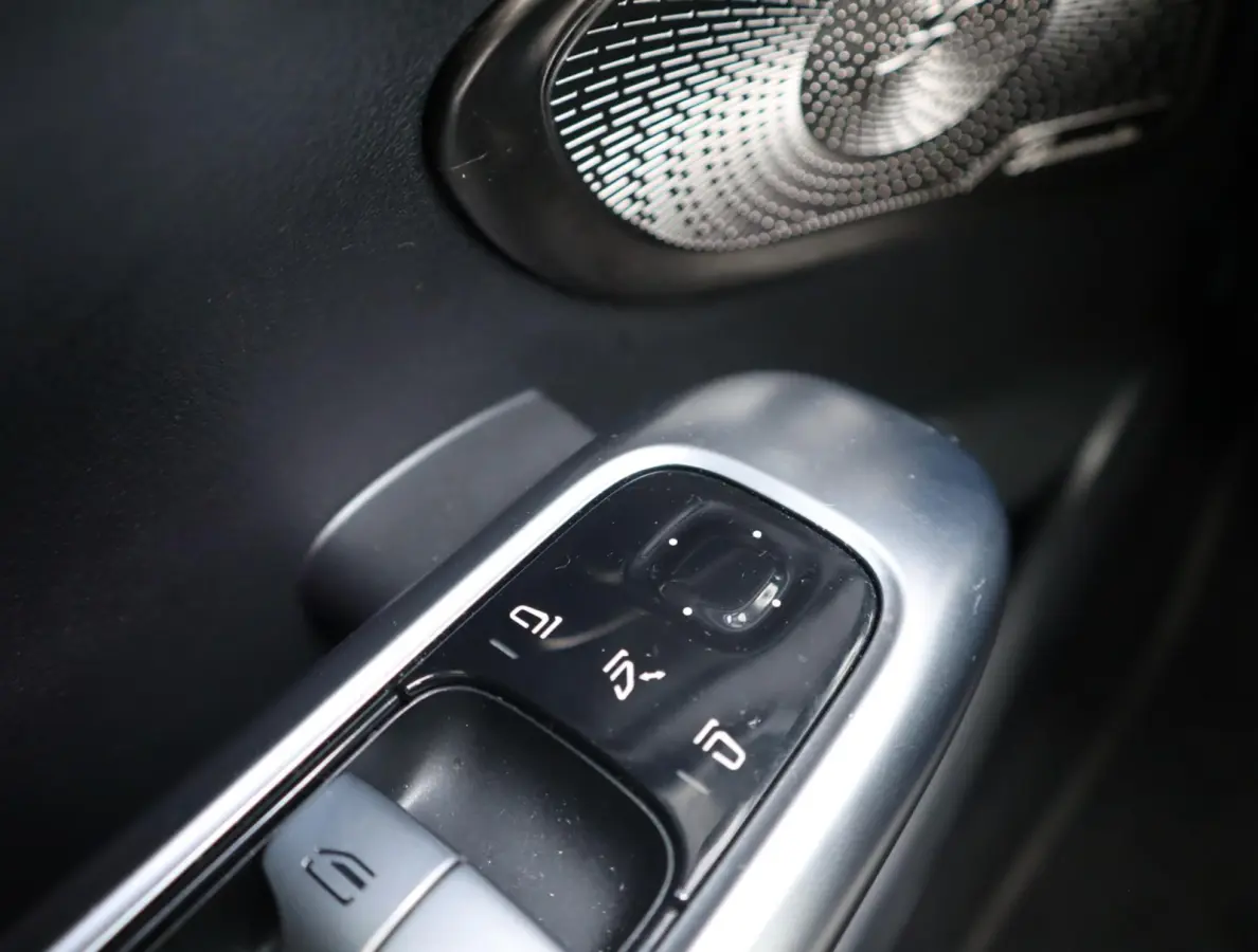 300 AMG Line | Pano | Camera | Burmester