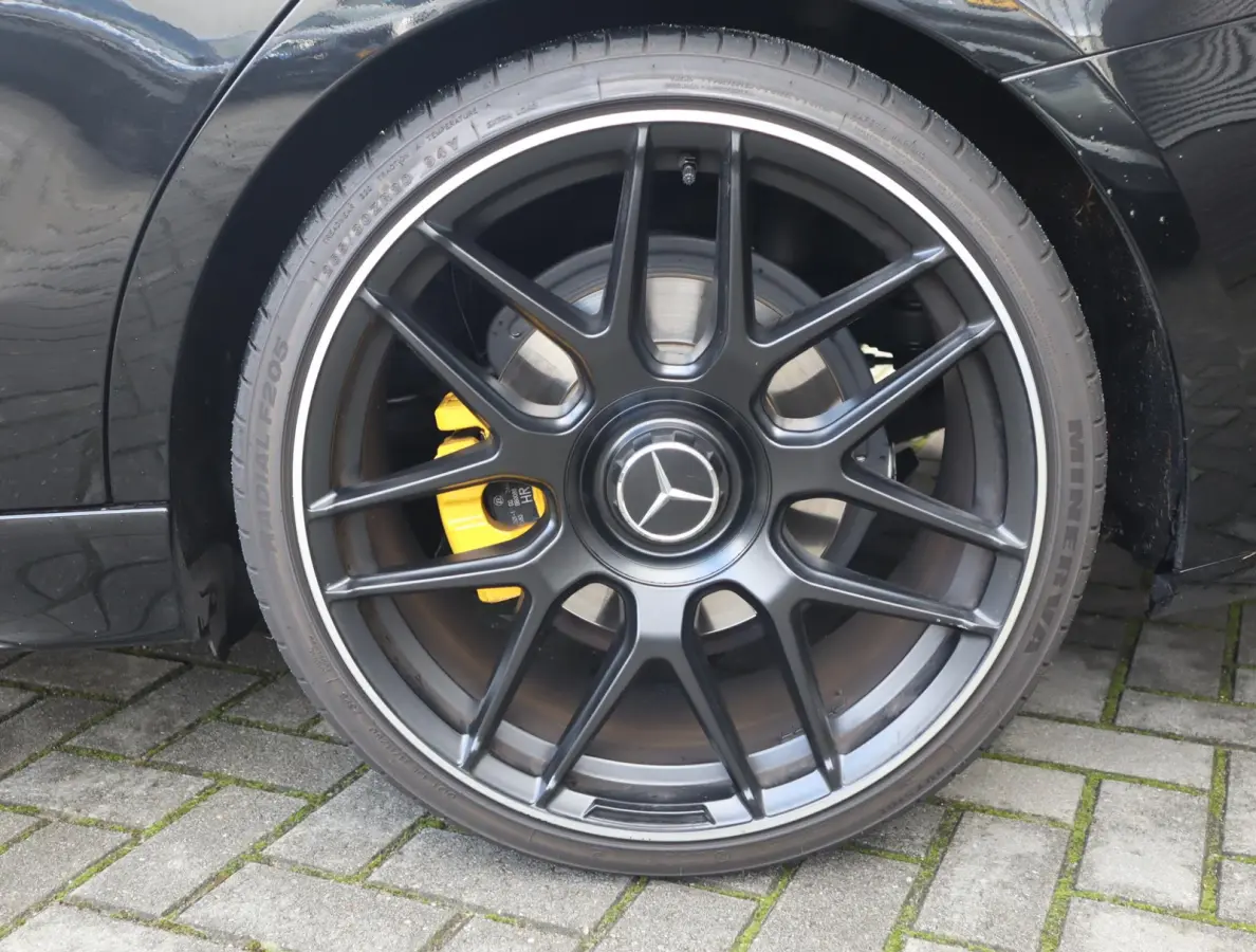 300 AMG Line | Pano | Camera | Burmester