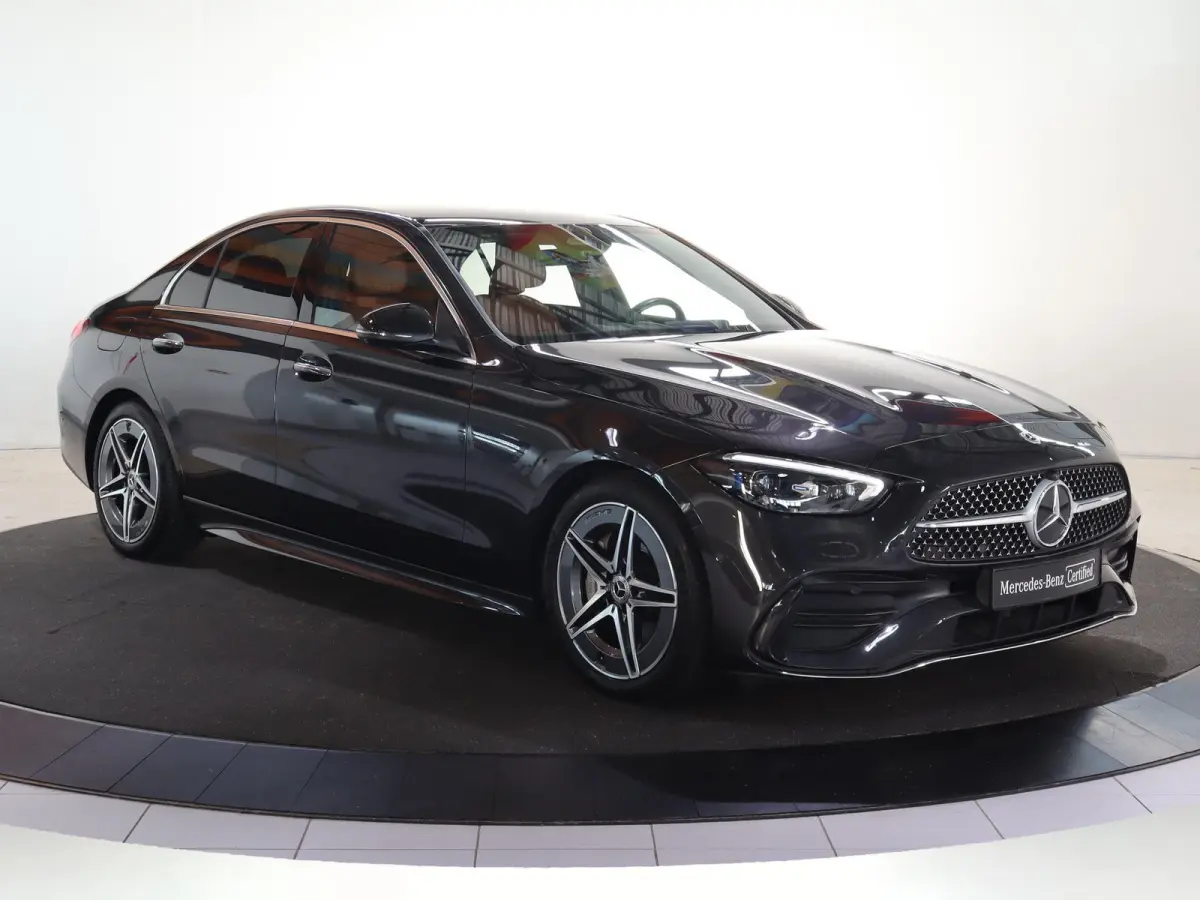 180 AMG Line | Trekhaak | Lederen bekleding | Memory | Digital Light |
