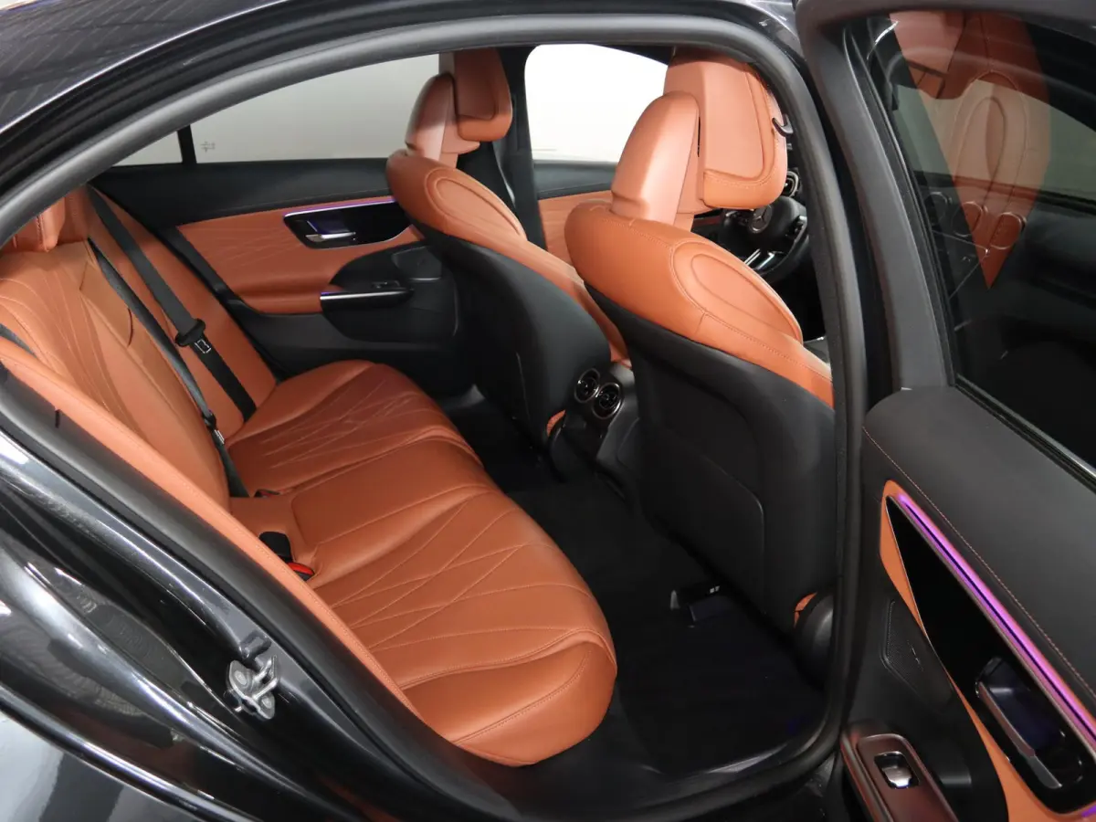 180 AMG Line | Trekhaak | Lederen bekleding | Memory | Digital Light |