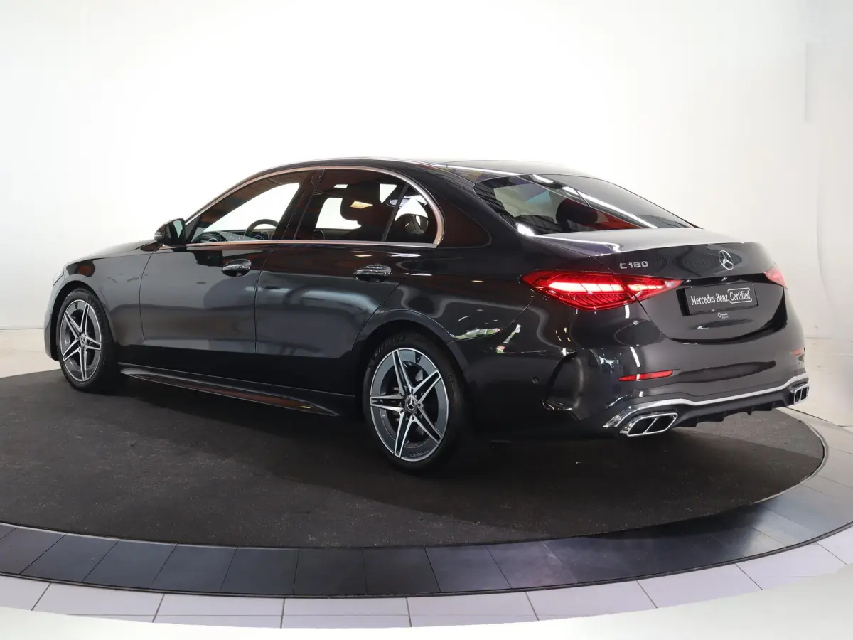 180 AMG Line | Trekhaak | Lederen bekleding | Memory | Digital Light |