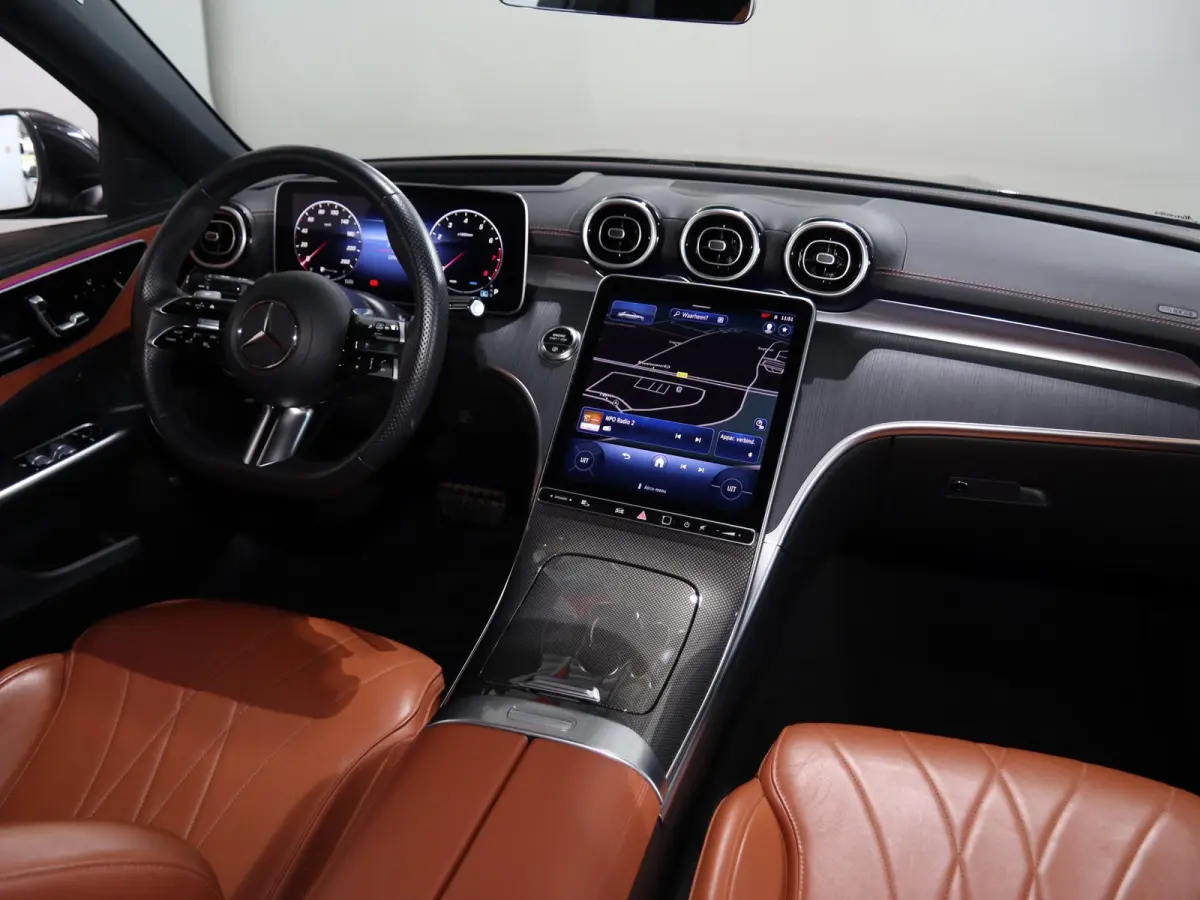 180 AMG Line | Trekhaak | Lederen bekleding | Memory | Digital Light |