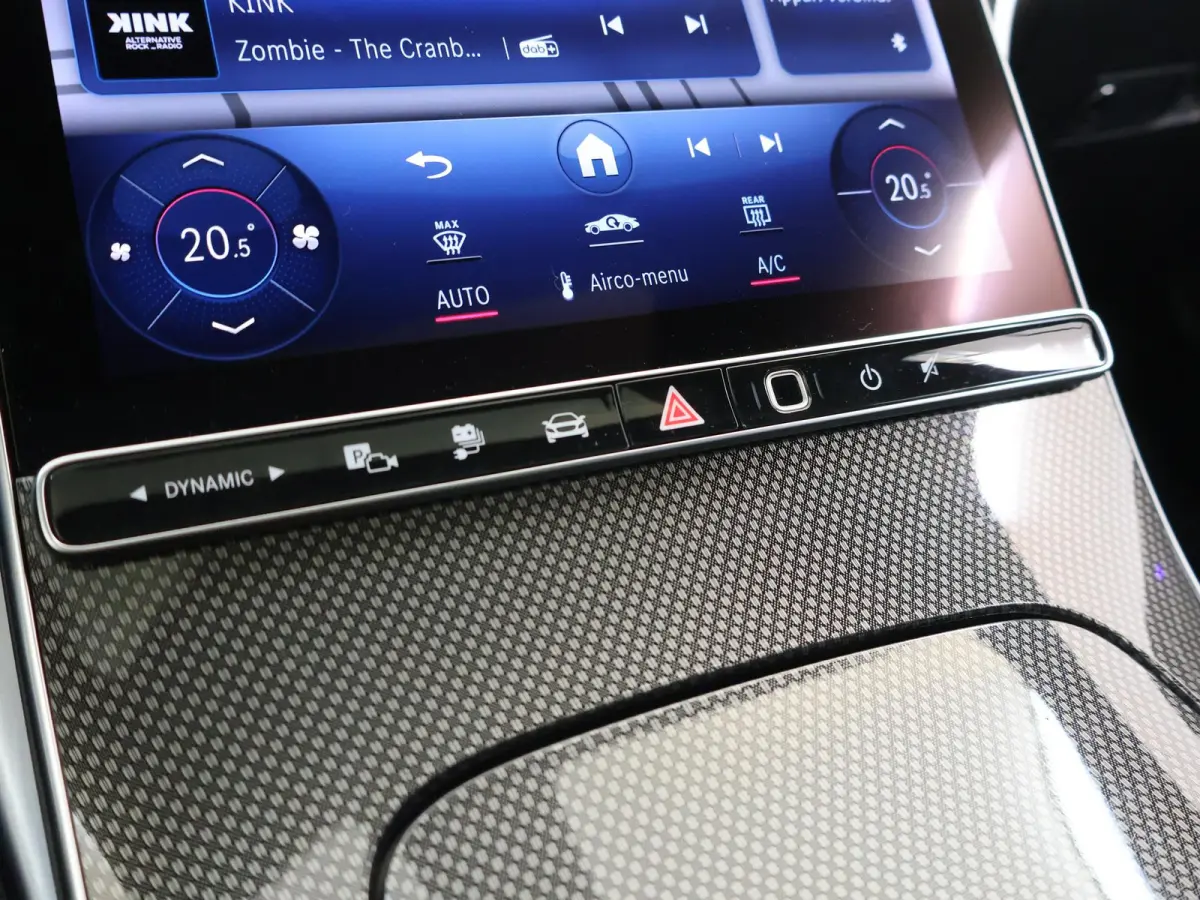 300 e AMG Line | Night | Panoramadak | Stoelventilatie | Stoelverwarming | Digital Light |