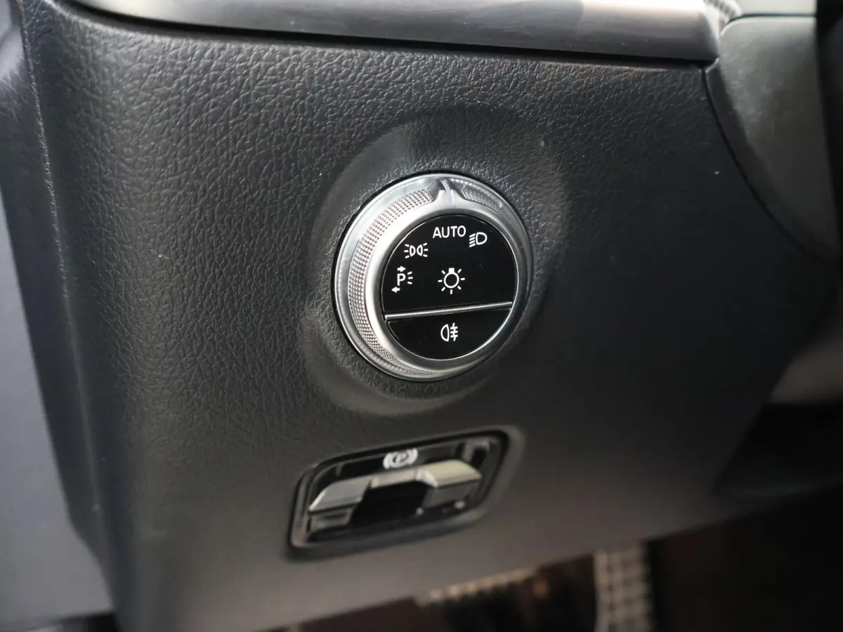 300 e AMG Line | Night | Panoramadak | Stoelventilatie | Stoelverwarming | Digital Light |