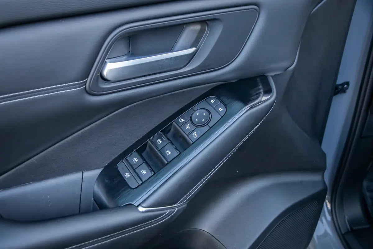 1.3 MHEV Xtronic Premiere Edition | Trekhaak | Panodak | 360 camera | Cruise adaptief | Head-up display | Navi | Apple Carplay/Android Auto | Achteruitrijcamera 360 graden | Apple Carplay/An