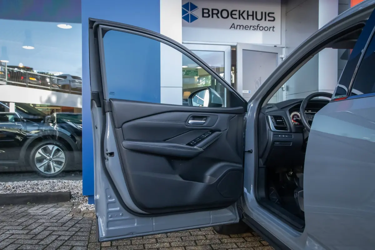 1.3 MHEV Xtronic Premiere Edition | Trekhaak | Panodak | 360 camera | Cruise adaptief | Head-up display | Navi | Apple Carplay/Android Auto | Achteruitrijcamera 360 graden | Apple Carplay/An