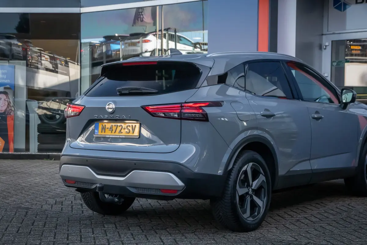 1.3 MHEV Xtronic Premiere Edition | Trekhaak | Panodak | 360 camera | Cruise adaptief | Head-up display | Navi | Apple Carplay/Android Auto | Achteruitrijcamera 360 graden | Apple Carplay/An