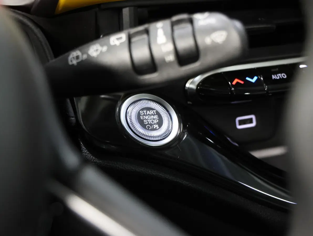 Icon 42 kWh | 8 jaar garantie | Apple CarPlay / Android Auto | Achteruitcamera | Stoelverwarming |