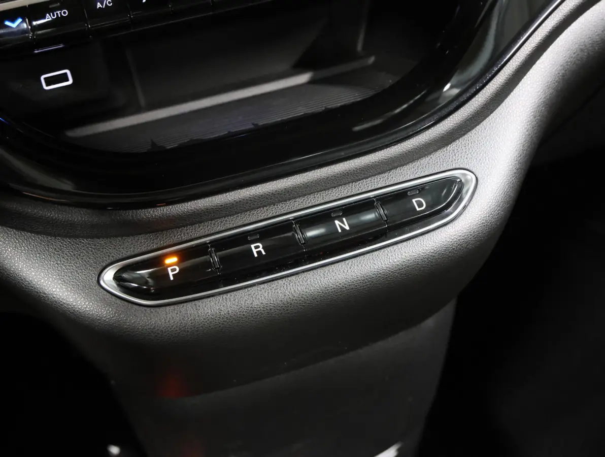 Icon 42 kWh | 8 jaar garantie | Apple CarPlay / Android Auto | Achteruitcamera | Stoelverwarming |