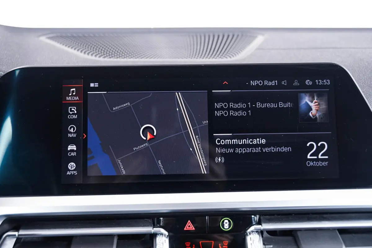 M440i High Executive Driving Assistant Professional - Head up - Harman Kardon - BMW Laserlight - Comfort Access - Windscherm - Air collar - Stuurwielrand verwarmd - Parking Assistant Plus