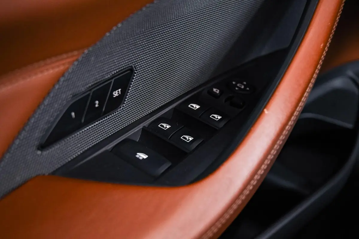M440i High Executive Driving Assistant Professional - Head up - Harman Kardon - BMW Laserlight - Comfort Access - Windscherm - Air collar - Stuurwielrand verwarmd - Parking Assistant Plus