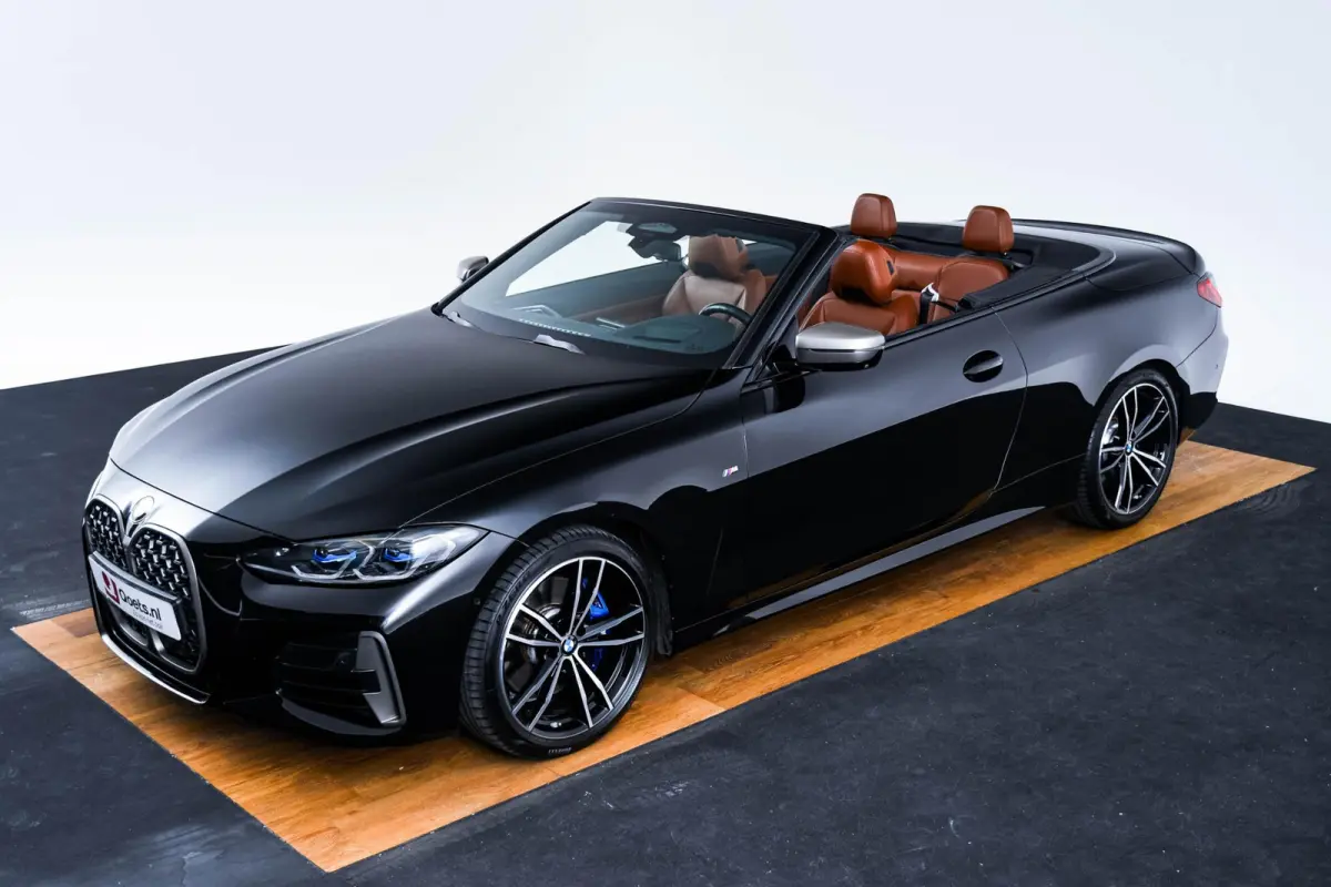 M440i High Executive Driving Assistant Professional - Head up - Harman Kardon - BMW Laserlight - Comfort Access - Windscherm - Air collar - Stuurwielrand verwarmd - Parking Assistant Plus