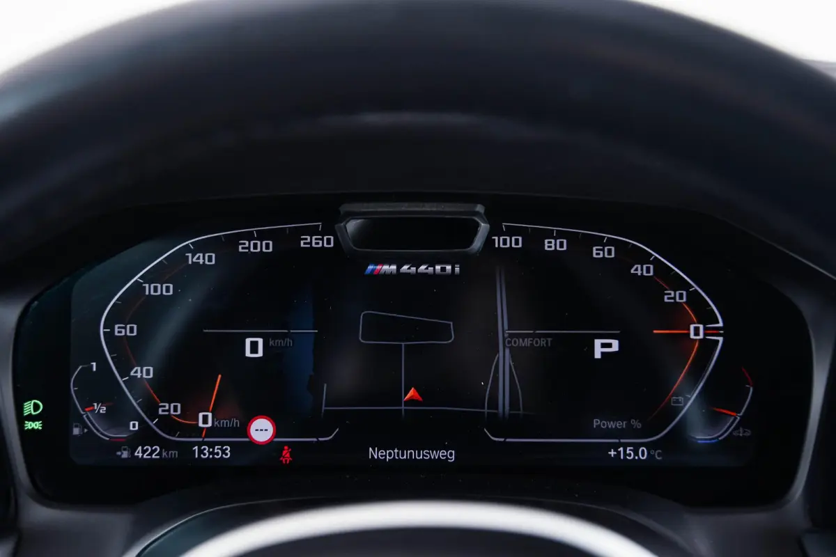 M440i High Executive Driving Assistant Professional - Head up - Harman Kardon - BMW Laserlight - Comfort Access - Windscherm - Air collar - Stuurwielrand verwarmd - Parking Assistant Plus
