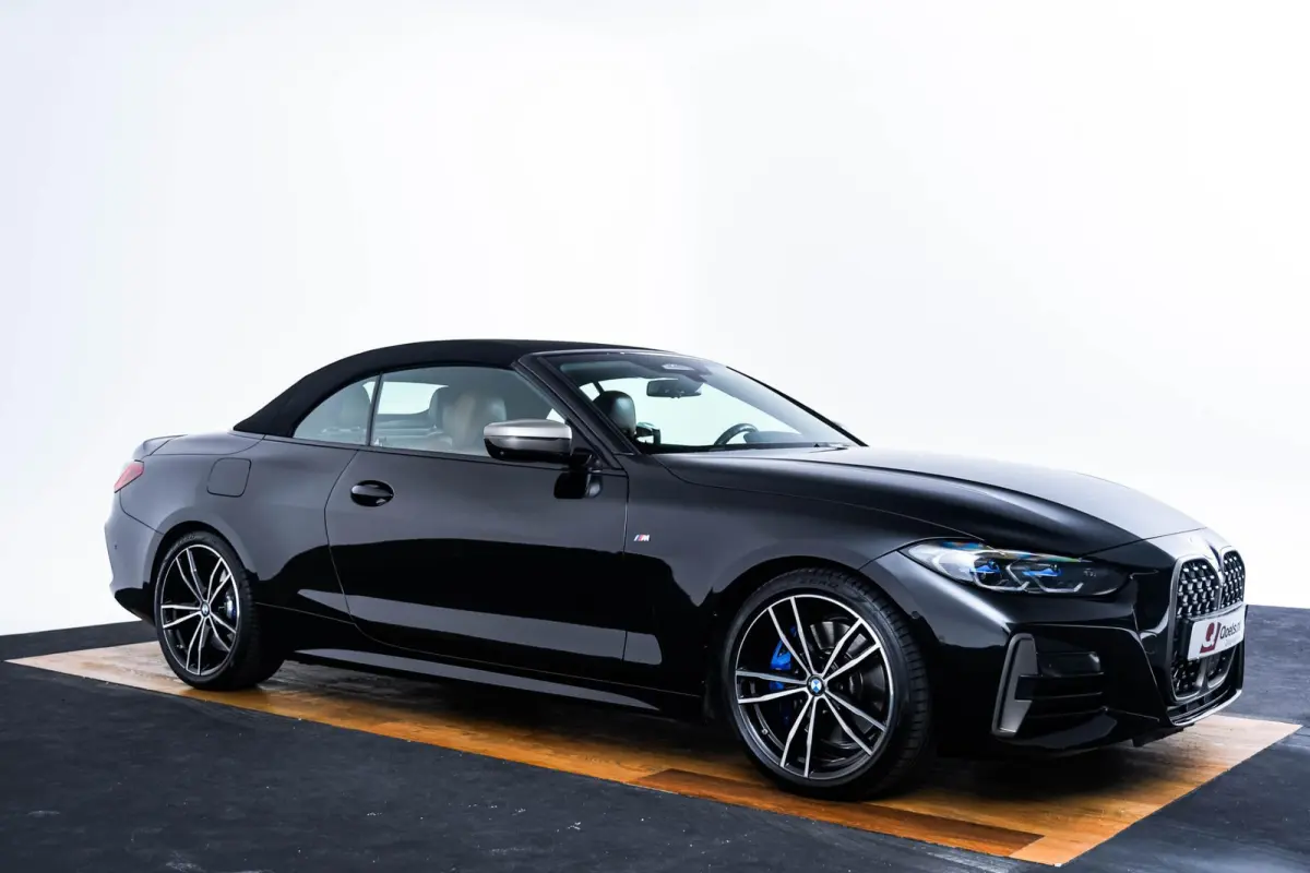 M440i High Executive Driving Assistant Professional - Head up - Harman Kardon - BMW Laserlight - Comfort Access - Windscherm - Air collar - Stuurwielrand verwarmd - Parking Assistant Plus