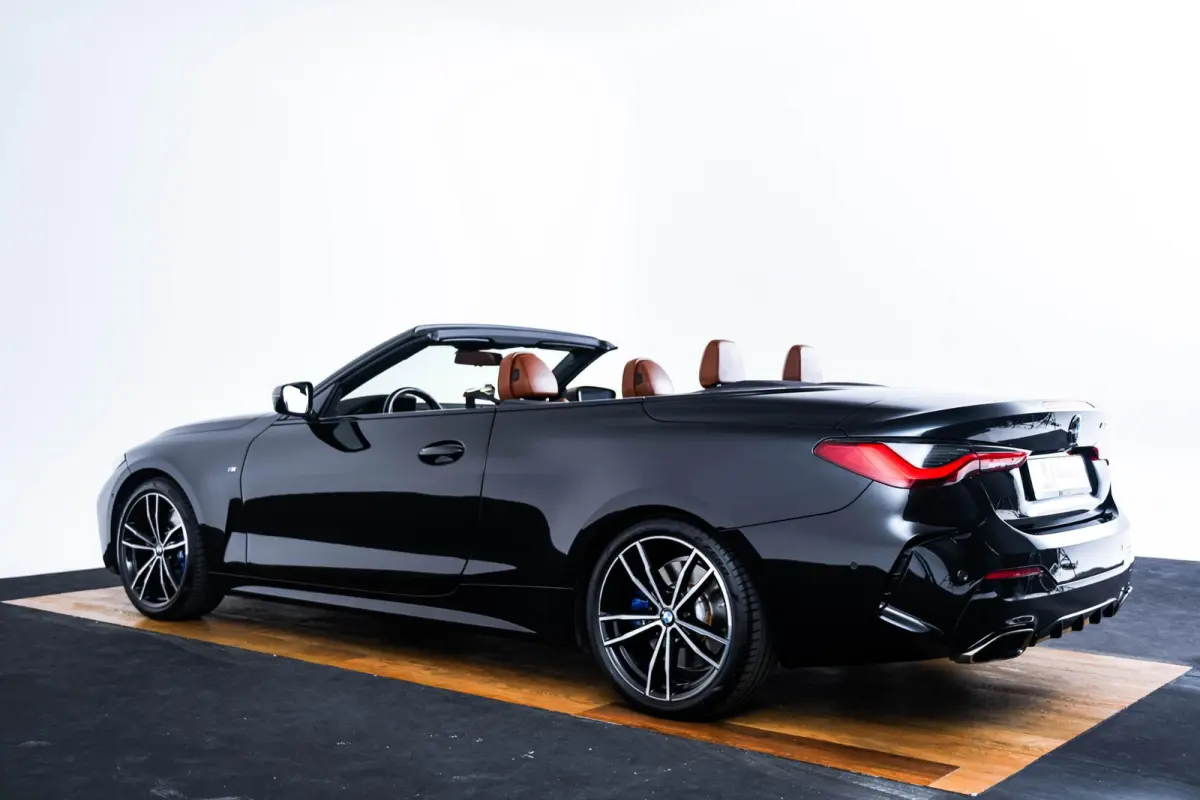 M440i High Executive Driving Assistant Professional - Head up - Harman Kardon - BMW Laserlight - Comfort Access - Windscherm - Air collar - Stuurwielrand verwarmd - Parking Assistant Plus