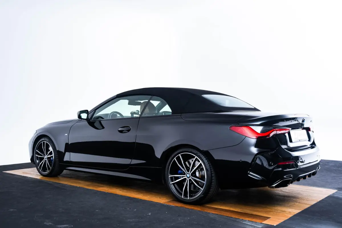 M440i High Executive Driving Assistant Professional - Head up - Harman Kardon - BMW Laserlight - Comfort Access - Windscherm - Air collar - Stuurwielrand verwarmd - Parking Assistant Plus