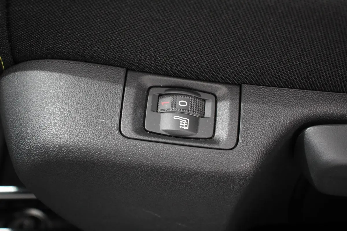 1.2 PureTech 83 pk Navigatie Apple Carplay/Android Auto Parkeersensor achter Camera Stoelverwarming Cruise Control Lane Assist LED-koplampen Keyless Entry/Start