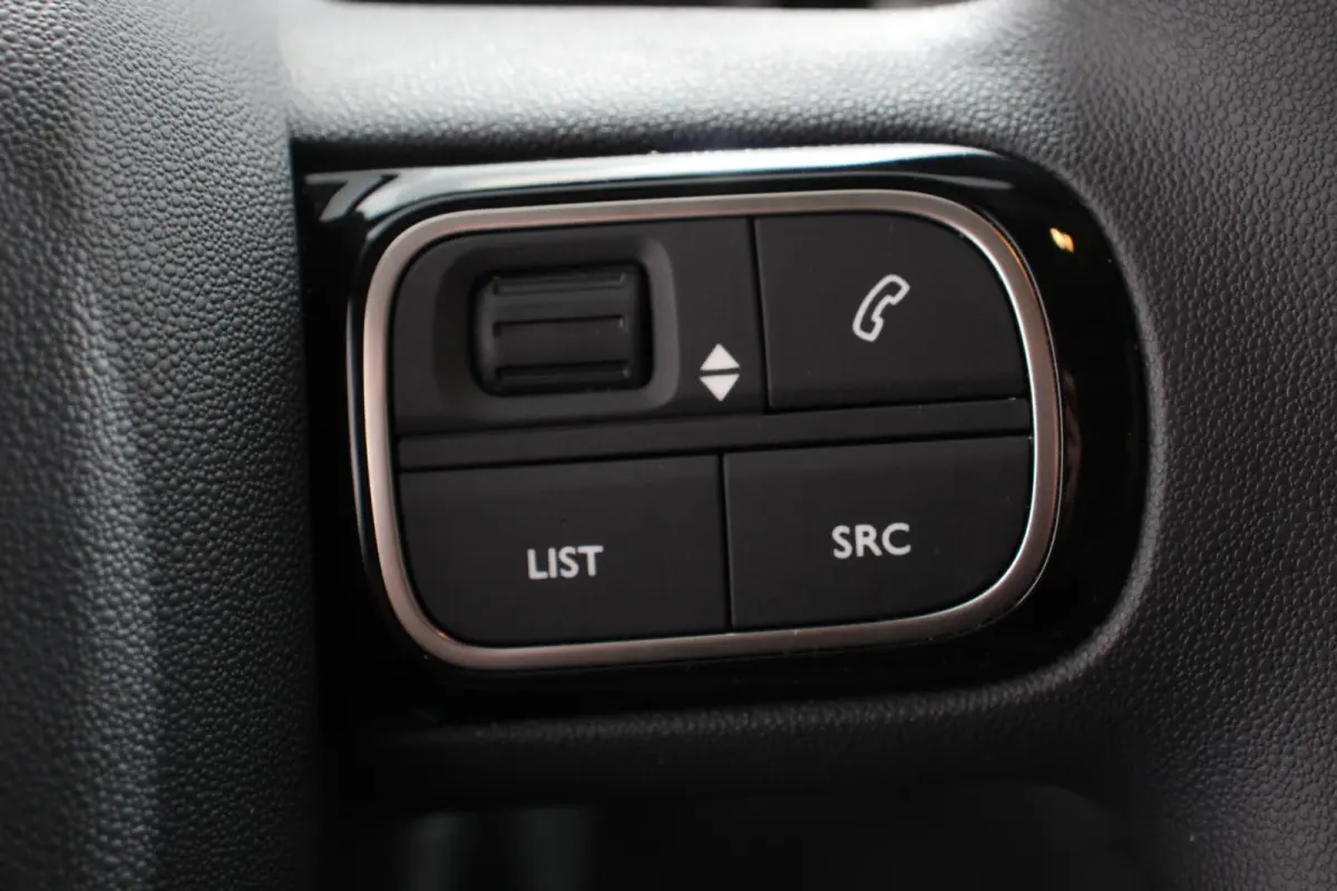 1.2 PureTech 83 pk Navigatie Apple Carplay/Android Auto Parkeersensor achter Camera Stoelverwarming Cruise Control Lane Assist LED-koplampen Keyless Entry/Start